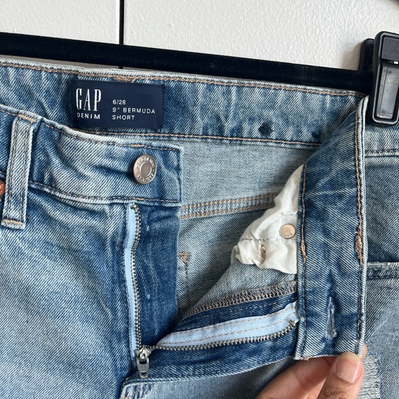GAP Denim Bermuda Shorts, US 6/28 - Picture 3 of 4